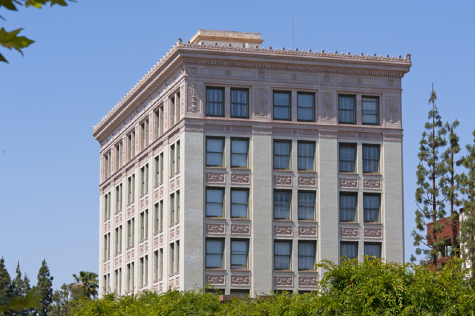 201 E_ Center_MLS-20.jpg