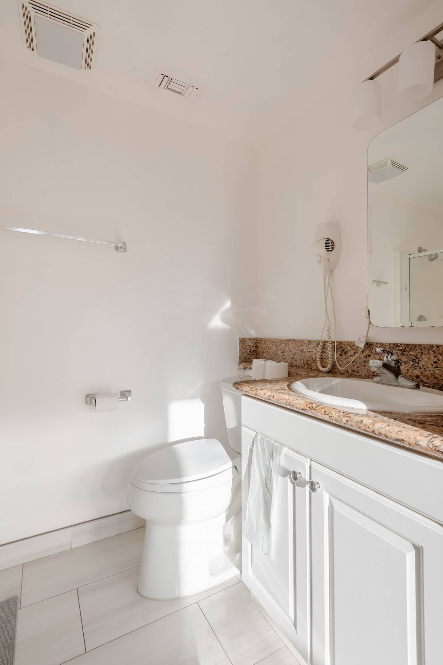 Bathrooms - The Carson