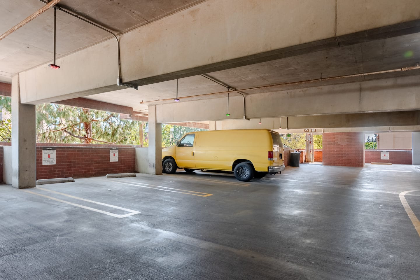 Parking & EV charging - The Building