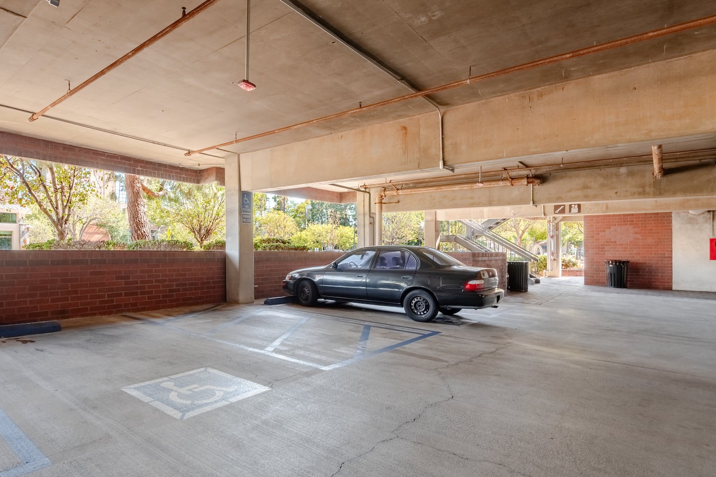 Parking & EV charging - The Building