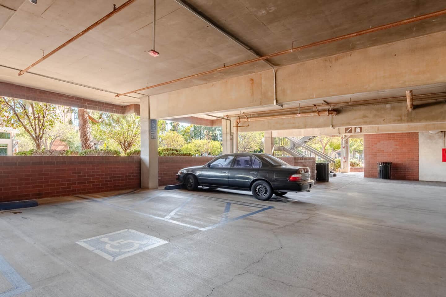Parking & EV charging - The Building